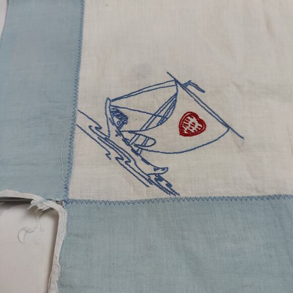 Vintage Card Table Tablecloth Corner Ties Embroidered Sailboats White Blue - Picture 4 of 5